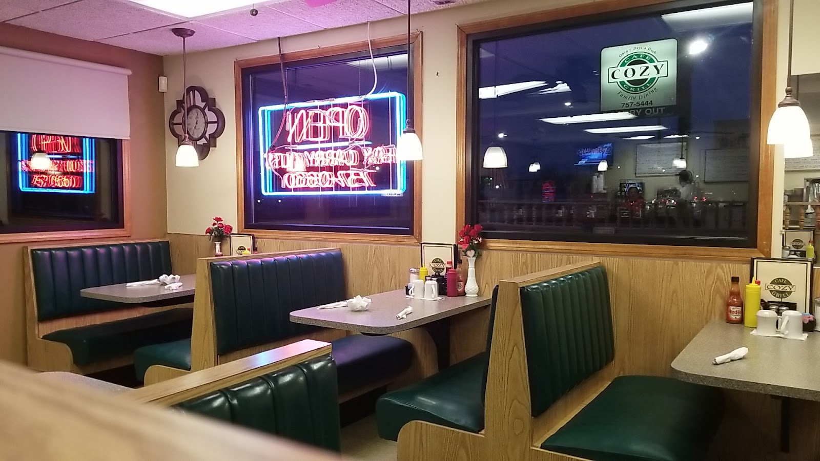 Cozy Grill Cafe in Warren