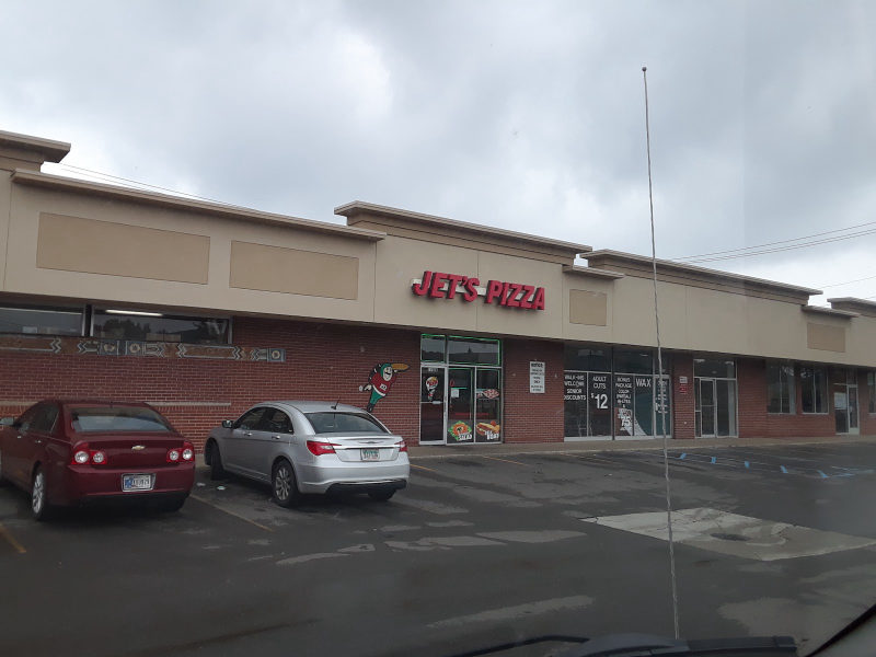 Jet's Pizza in Warren