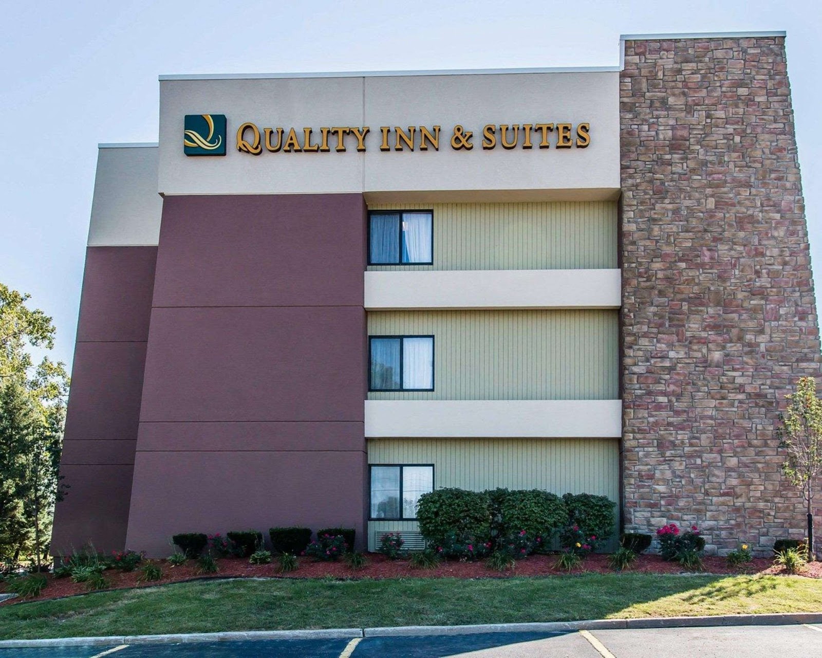 Quality Inn & Suites Warren - Detroit — photo
