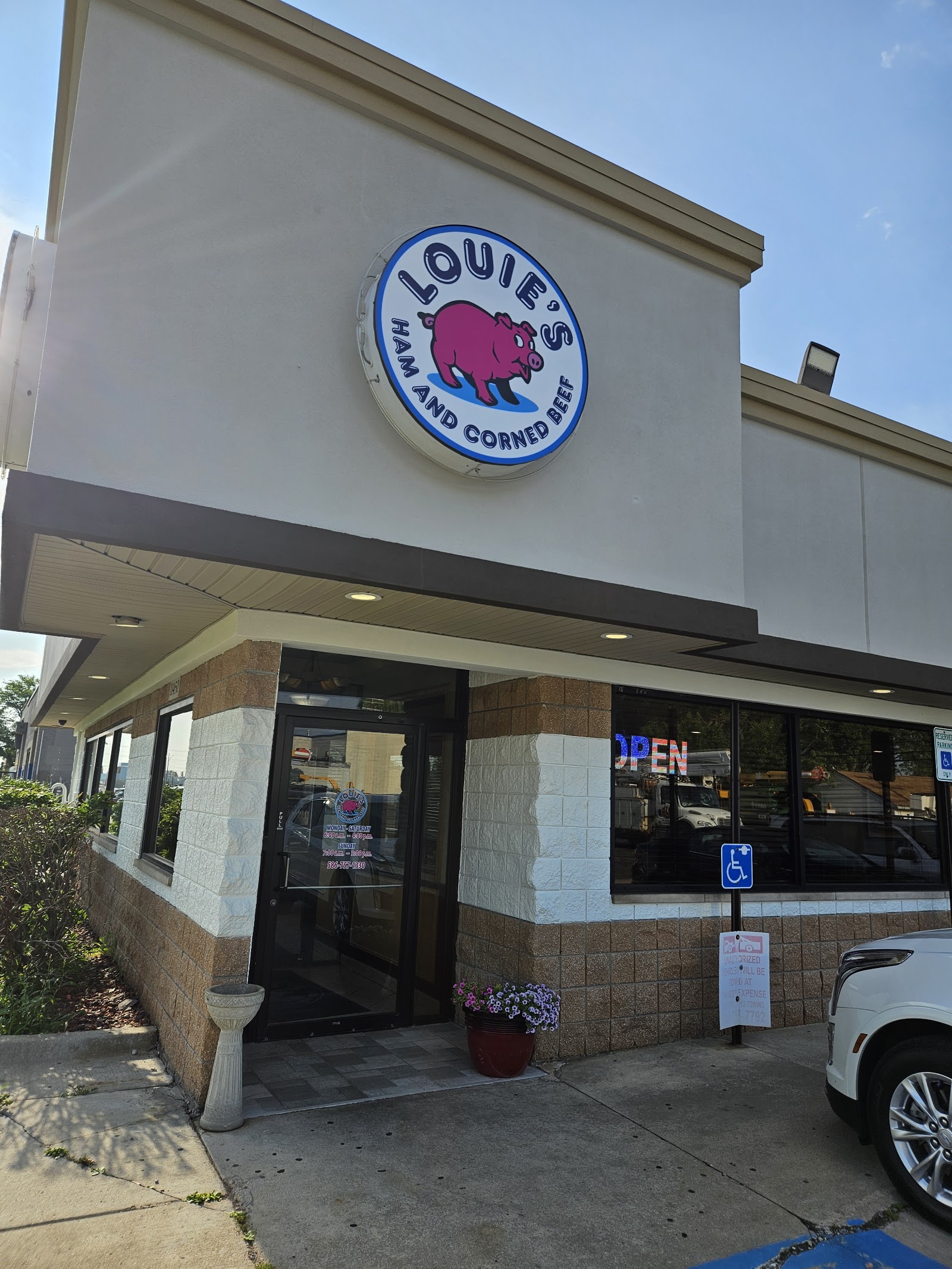 Louie's Ham & Corn Beef in Warren
